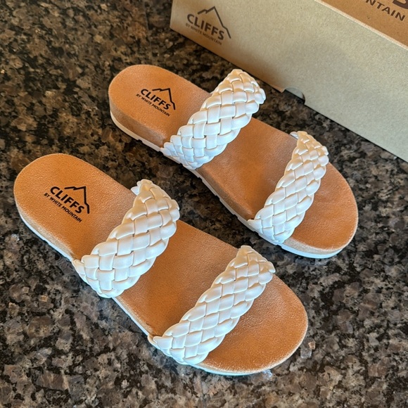 Cliffs by White Mountain white double slide strap sandals NIB 6.5 - Picture 2 of 7
